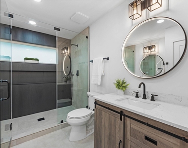 1826 Woodcrest Drive - Photo Thumbnail 14
