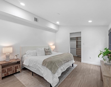 1826 Woodcrest Drive - Photo Thumbnail 10