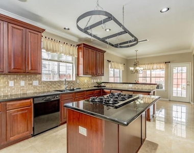 303 N Elder Grove Drive - Photo Thumbnail 8