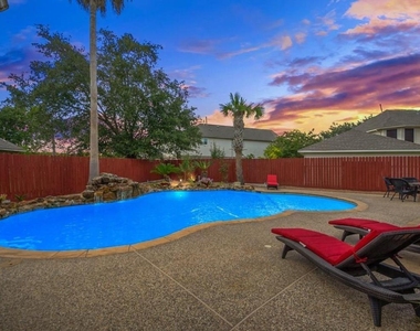 303 N Elder Grove Drive - Photo Thumbnail 1