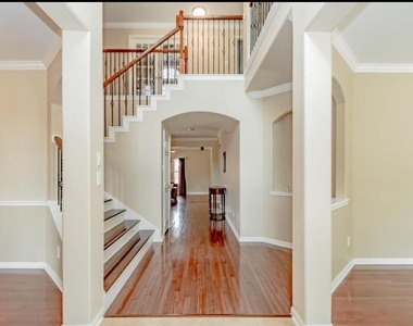 303 N Elder Grove Drive - Photo Thumbnail 4