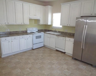 21406 Berry Vine Street - Photo Thumbnail 9