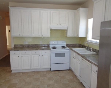 21406 Berry Vine Street - Photo Thumbnail 10
