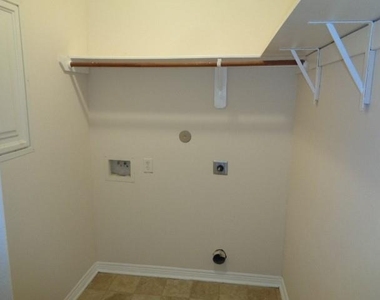 21406 Berry Vine Street - Photo Thumbnail 16