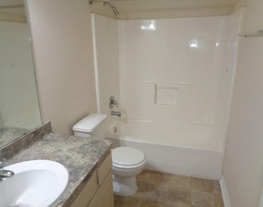 21406 Berry Vine Street - Photo Thumbnail 11