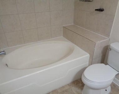 21406 Berry Vine Street - Photo Thumbnail 12