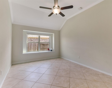 17515 Cypress Hilltop Way - Photo Thumbnail 4