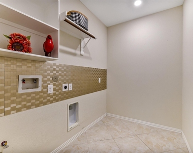 17515 Cypress Hilltop Way - Photo Thumbnail 17