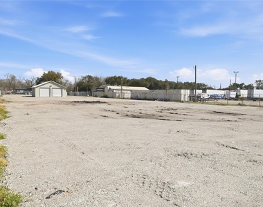 12123 West Dr - Photo Thumbnail 2