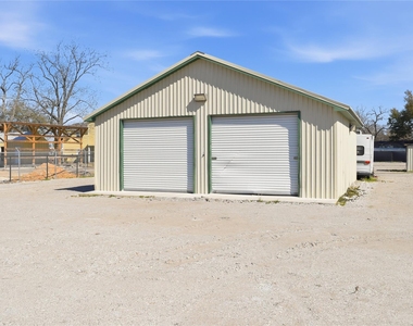 12123 West Dr - Photo Thumbnail 10
