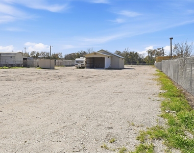 12123 West Dr - Photo Thumbnail 4