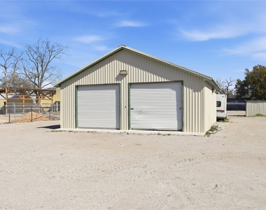 12123 West Dr - Photo Thumbnail 7