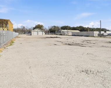 12123 West Dr - Photo Thumbnail 5