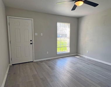 224 Stuart Street - Photo Thumbnail 7