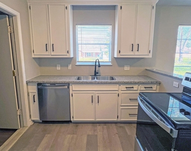 224 Stuart Street - Photo Thumbnail 10