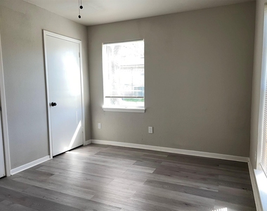 224 Stuart Street - Photo Thumbnail 18