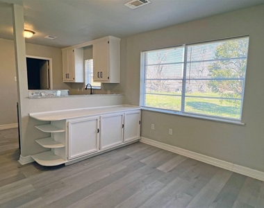224 Stuart Street - Photo Thumbnail 9