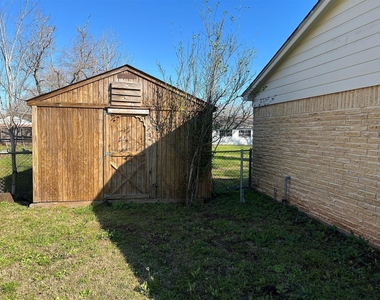 224 Stuart Street - Photo Thumbnail 4