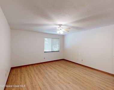 9017 Manchester Lane - Photo Thumbnail 13
