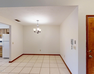 9017 Manchester Lane - Photo Thumbnail 10