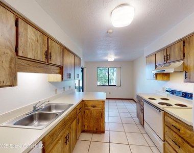 9017 Manchester Lane - Photo Thumbnail 4