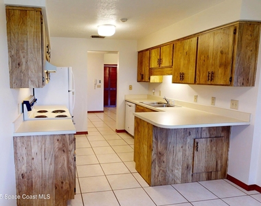 9017 Manchester Lane - Photo Thumbnail 7