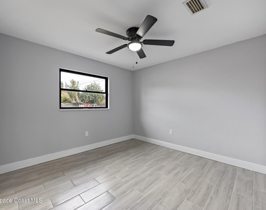 419 Marquis Street - Photo Thumbnail 12