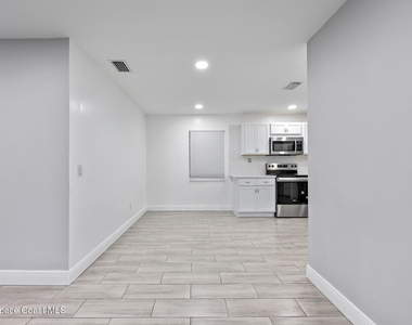 419 Marquis Street - Photo Thumbnail 6