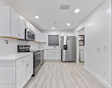 419 Marquis Street - Photo Thumbnail 7
