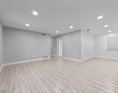 419 Marquis Street - Photo Thumbnail 4