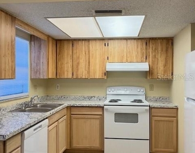 821 Margaret Street - Photo Thumbnail 1
