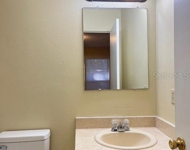 821 Margaret Street - Photo Thumbnail 8