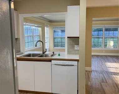 3090 Sunset Point Road - Photo Thumbnail 10