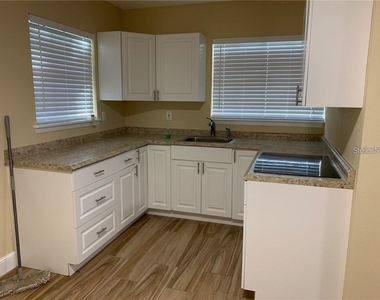 3090 Sunset Point Road - Photo Thumbnail 24