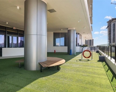 275 1st Avenue S - Photo Thumbnail 16
