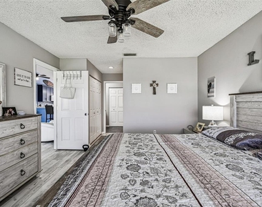 4210 Caddie Drive E - Photo Thumbnail 22