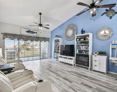4210 Caddie Drive E - Photo Thumbnail 17