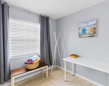 2272 16th Avenue Sw - Photo Thumbnail 5