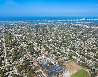 2272 16th Avenue Sw - Photo Thumbnail 15