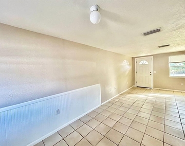 5805 Delaware Avenue - Photo Thumbnail 5