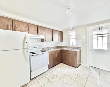 5805 Delaware Avenue - Photo Thumbnail 4