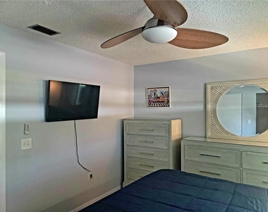 4215 East Bay Drive - Photo Thumbnail 17