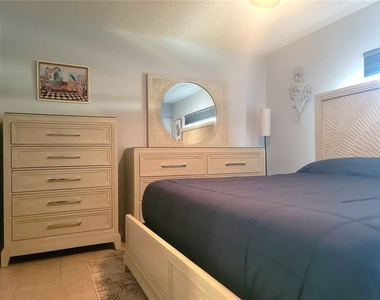4215 East Bay Drive - Photo Thumbnail 15
