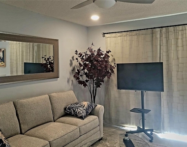 4215 East Bay Drive - Photo Thumbnail 5