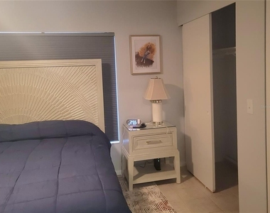 4215 East Bay Drive - Photo Thumbnail 16