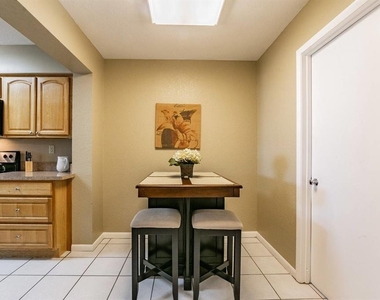 5701 Bahia Del Mar Circle - Photo Thumbnail 9