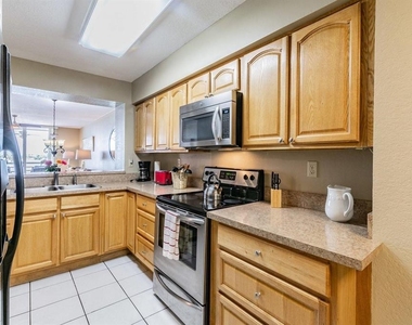 5701 Bahia Del Mar Circle - Photo Thumbnail 4