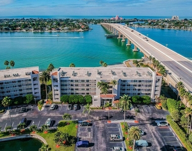 5701 Bahia Del Mar Circle - Photo Thumbnail 19