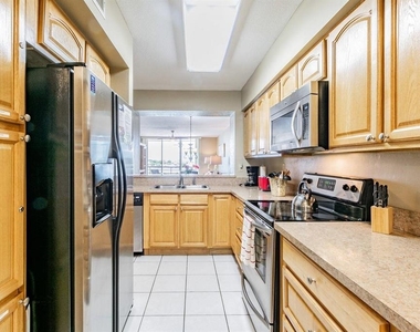 5701 Bahia Del Mar Circle - Photo Thumbnail 3