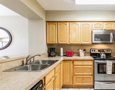 5701 Bahia Del Mar Circle - Photo Thumbnail 5